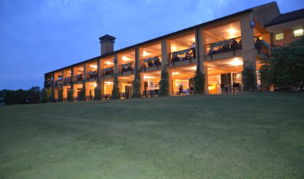 Vacanze golf Italia Nord Occidentale - Golf Hotel Castelconturbia- Club House by night